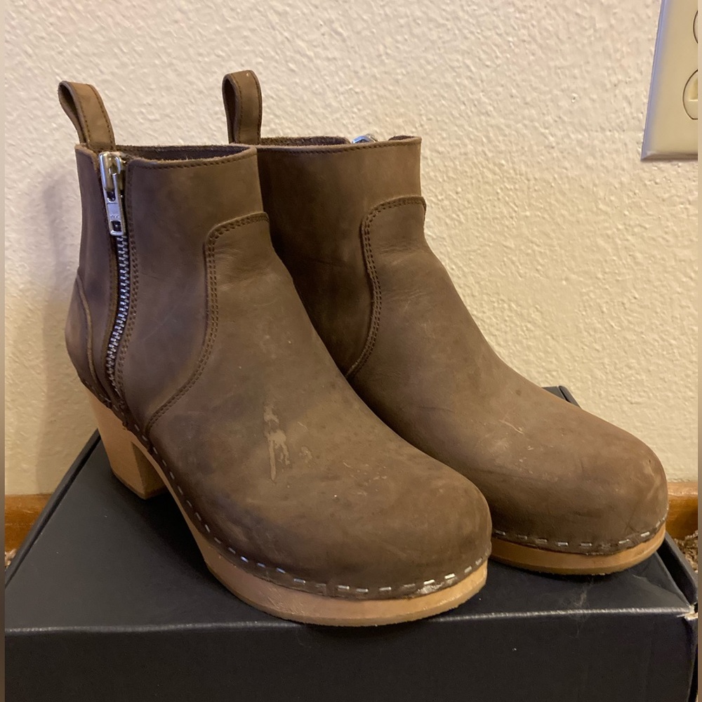 Swedish Hasbeens Zip it Emy leather clog boot size 40